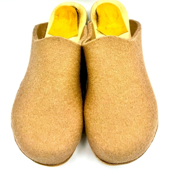 No.6 Sz 39 Women's Tan Slip-On Felt Clogs on Wood Base - Picture 5 of 6